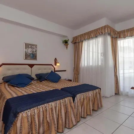 Club Atlantis 118 - One Bed Costa Adeje (Tenerife)